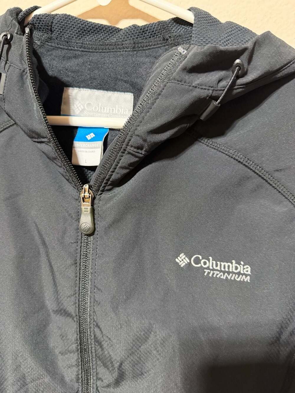 Columbia Titanium Women's Black Sweet As Softshell Hooded Jacket Omni-Shield - Picture 3 of 4